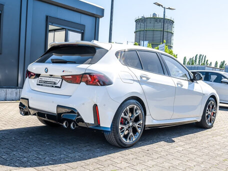 2025 BMW 1 серии M135i xDrive IV (F70), белый, 6417360 рублей, вид 1