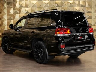 2018 Toyota Land Cruiser 200 Series Рестайлинг 2, чёрный, 8990000 рублей, вид 2