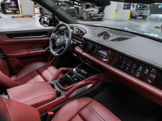 2026 Porsche Cayenne III Рестайлинг, серый, 18390000 рублей, вид 3