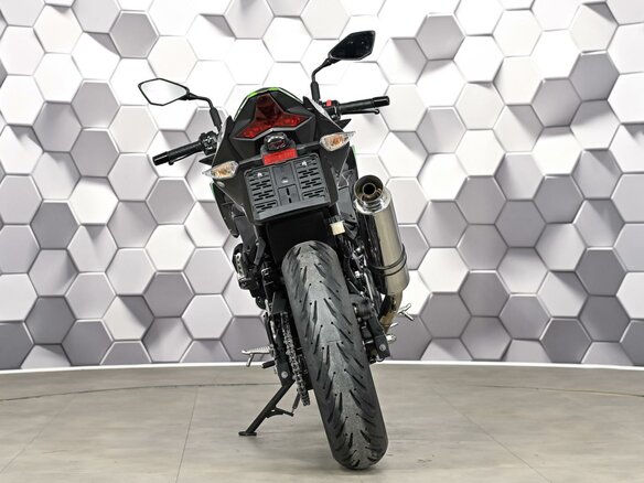 2019 Kawasaki Z 400, чёрный - вид 5