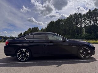 2013 BMW 5 серии 520i VI (F10/F11/F07), чёрный, 1370000 рублей, вид 4