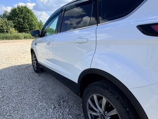 2017 Ford Kuga II Рестайлинг, белый, 1800000 рублей, вид 5