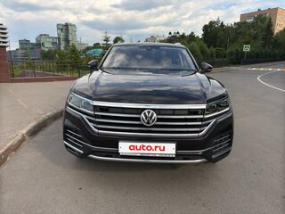 2018 Volkswagen Touareg III, коричневый, 5255000 рублей, вид 2