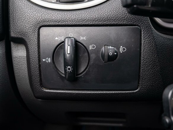 2010 Ford Focus II Рестайлинг, белый - вид 16