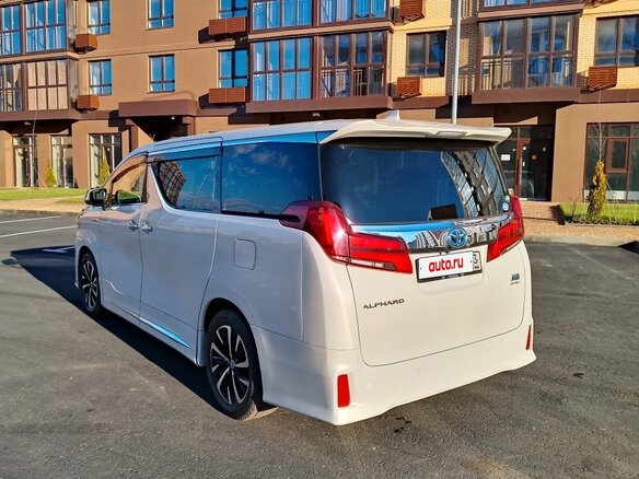 2018 Toyota Alphard III Рестайлинг, белый, 3999999 рублей - вид 4