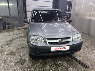 2014 Chevrolet Niva I Рестайлинг, серый, 550000 рублей, вид 1