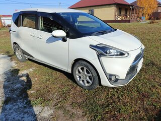 2016 Toyota Sienta II, белый, 1300000 рублей, вид 3