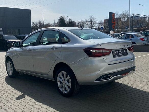 2026 Lada (ВАЗ) Vesta I Рестайлинг (NG), серебристый, 1800000 рублей - вид 12