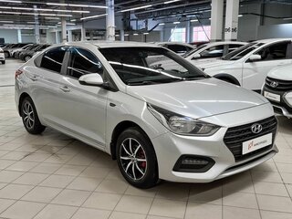 2017 Hyundai Solaris II, серебристый, 829000 рублей, вид 2