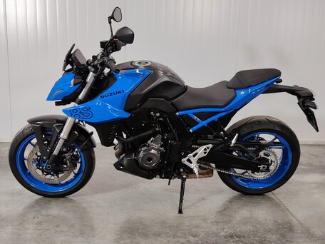 2024 Suzuki GSX-8S, синий, 799000 рублей, вид 4