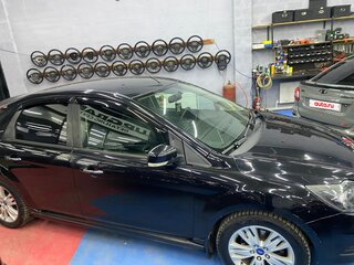 2010 Ford Focus II Рестайлинг, чёрный, 480000 рублей, вид 4
