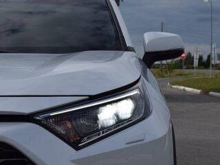 2020 Toyota RAV4 V (XA50), белый, 2690000 рублей, вид 1