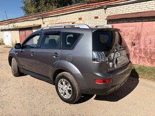 2008 Mitsubishi Outlander II, серый, 915000 рублей, вид 4