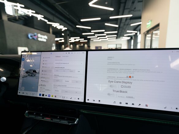 2025 Zeekr 9X 70 kWh, чёрный - вид 25