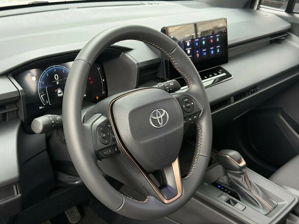 2026 Toyota Corolla Cross I Рестайлинг, белый - вид 8