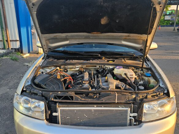 2004 Audi A4 II (B6), серебристый, 560000 рублей