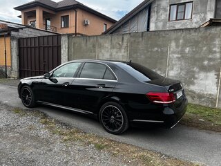 2014 Mercedes-Benz E-Класс 300 IV (W212, S212, C207) Рестайлинг, чёрный, 2350000 рублей, вид 4