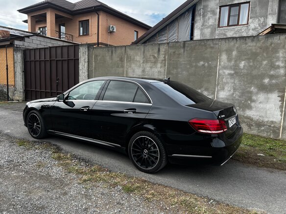 2014 Mercedes-Benz E-Класс 300 IV (W212, S212, C207) Рестайлинг, чёрный, 2350000 рублей - вид 3