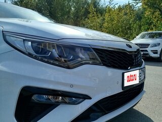2019 Kia Optima IV Рестайлинг, белый, 2135000 рублей, вид 3
