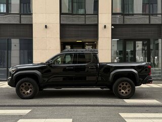 2025 Toyota Tacoma IV, чёрный, 10990000 рублей, вид 3