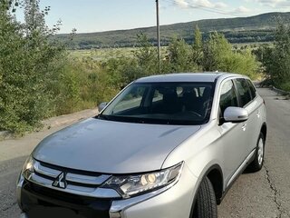 2017 Mitsubishi Outlander III Рестайлинг 2, серебристый, 2100000 рублей, вид 2