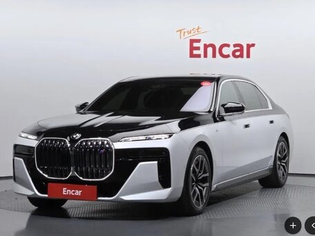 BMW 7 серии VII (G70)