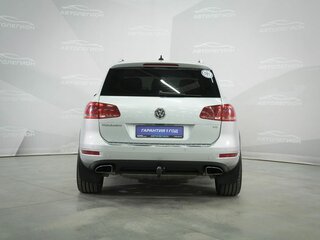 2010 Volkswagen Touareg II, серый, 1980000 рублей, вид 5