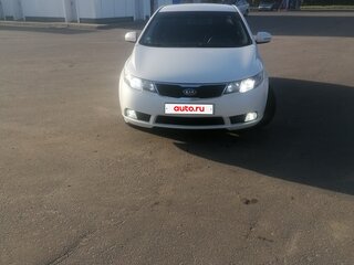 2012 Kia Cerato 6-speed II, белый, 820000 рублей, вид 2