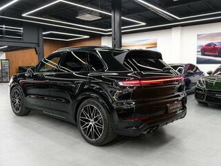 2026 Porsche Cayenne III Рестайлинг, чёрный, 17290000 рублей, вид 4