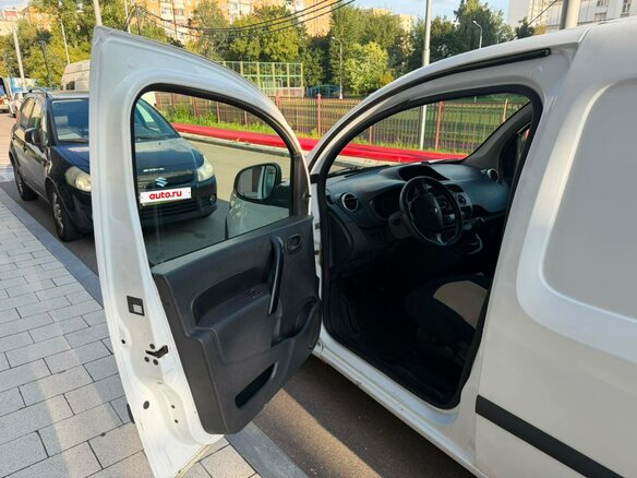 2014 Renault Kangoo II Рестайлинг, белый, 750000 рублей - вид 18