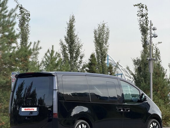2025 Hyundai Staria I, чёрный, 7900000 рублей - вид 8