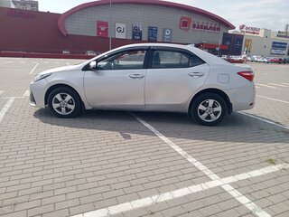 2017 Toyota Corolla XI (E160, E170, E180) Рестайлинг 1, серебристый, 1255000 рублей, вид 4