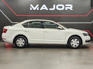 2020 Skoda Octavia III (A7) Рестайлинг, белый, 1940000 рублей, вид 4