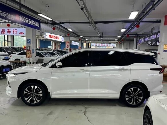 2022 Wuling Victory, белый - вид 3