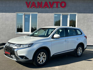 2018 Mitsubishi Outlander III Рестайлинг 3, белый, 2100000 рублей, вид 1