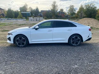 2021 Kia K5 III, белый, 2400000 рублей, вид 1