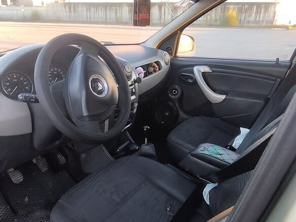 2010 Renault Logan I Рестайлинг, бежевый, 245000 рублей - вид 2