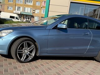 2010 Mercedes-Benz E-Класс 250 5G-Tronic IV (W212, S212, C207), голубой, 1300000 рублей, вид 4