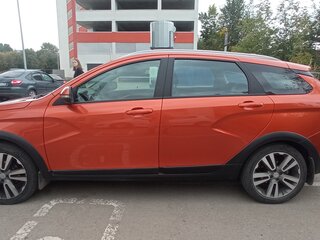 2018 Lada (ВАЗ) Vesta SW Cross I, оранжевый, 860000 рублей, вид 4