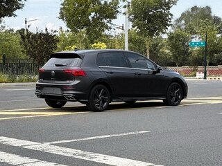 2023 Volkswagen Golf VIII, серый, 1925000 рублей, вид 5