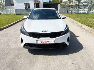 2021 Kia Rio IV Рестайлинг, белый, 1395000 рублей, вид 1