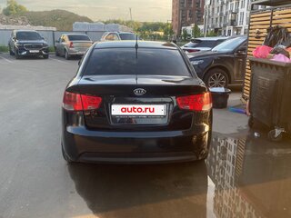 2011 Kia Cerato 6-speed II, чёрный, 570000 рублей, вид 2