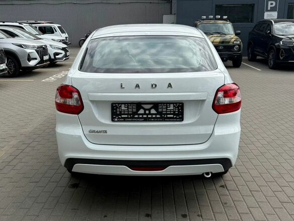 2026 Lada (ВАЗ) Granta I Рестайлинг, белый - вид 5