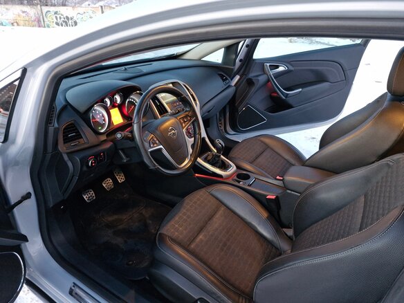 2012 Opel Astra GTC J Рестайлинг, белый, 750000 рублей - вид 19