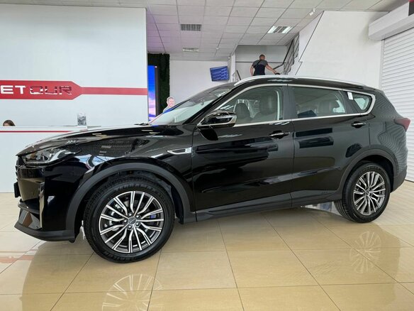 2026 Jetour X70+ I Рестайлинг, чёрный, 3399000 рублей - вид 1