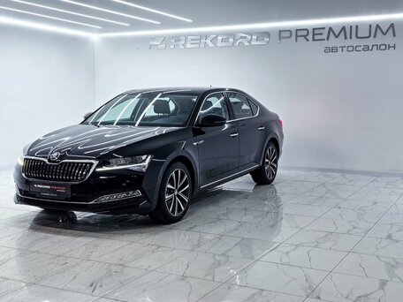 2024 Skoda Superb III Рестайлинг, чёрный, 3225000 рублей, вид 2