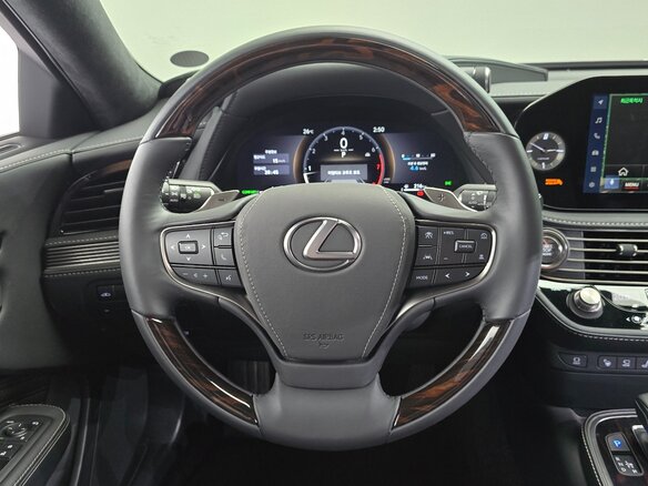 2024 Lexus LS 500 V Рестайлинг, чёрный, 15666666 рублей - вид 6