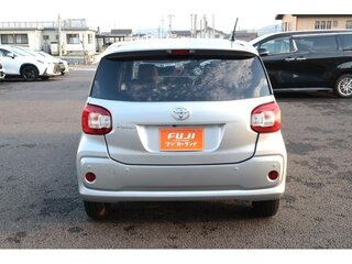 2023 Toyota Passo III Рестайлинг, серебристый, 810217 рублей, вид 5