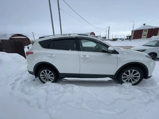 2017 Toyota RAV4 IV (XA40) Рестайлинг, белый, 2500000 рублей, вид 3