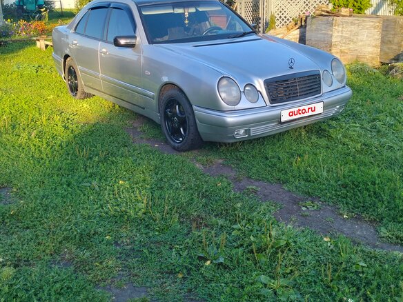1997 Mercedes-Benz E-Класс 200 II (W210, S210), белый - вид 5